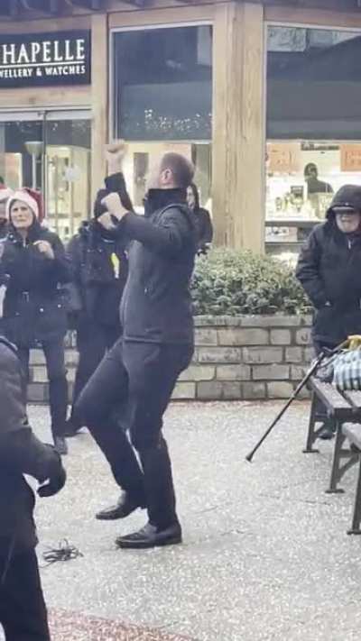 Looks like Jason stratham on set again