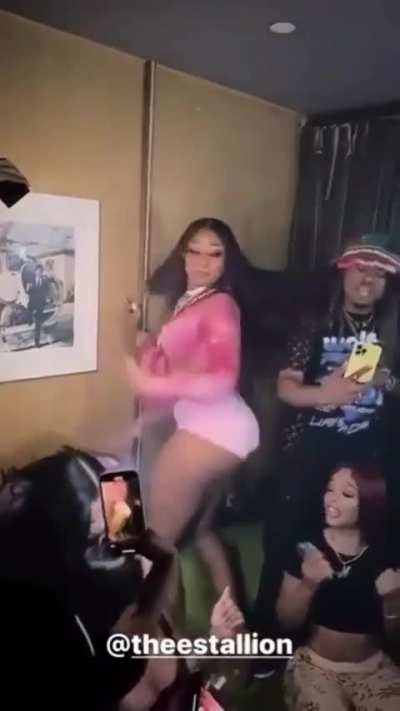 Meg Slow-Mo Twerk Comp😍<wbr>🍑😩
