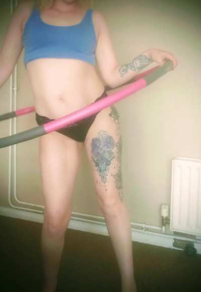 [f] do you like hula hooping? 💫