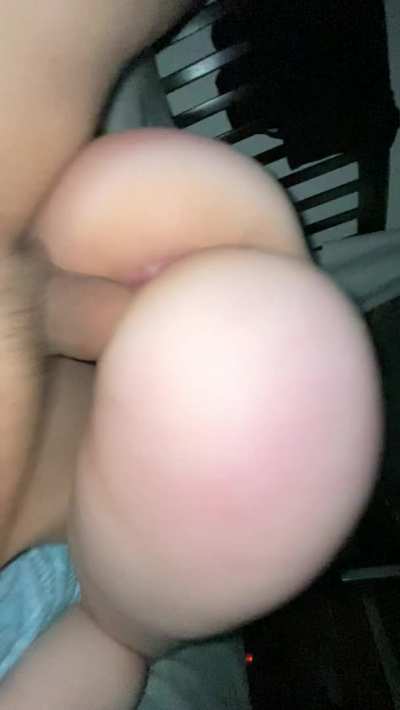 21 yr old baddie , got dropped off by her husband . She bounced on it till she creamed all over . Pussy grip was something