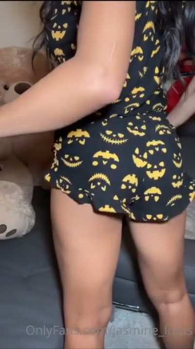 Spooky twerk