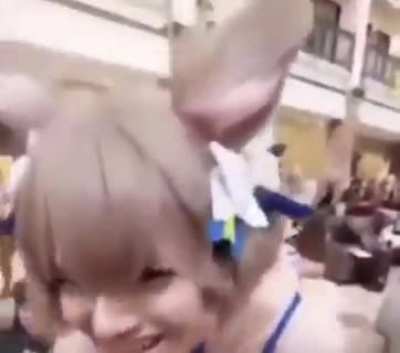 '-'