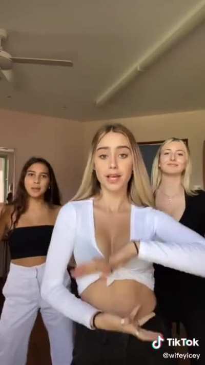 I’m confused why the middle girl always shows off her tits and her friends don’t