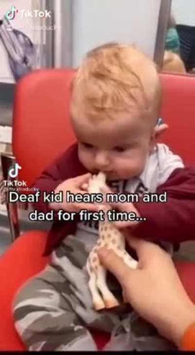 Deaf kid hears for fist time