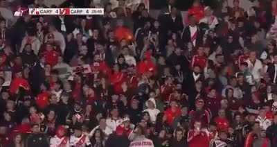 El Enzo tirando magia en la despedida de Ponzio