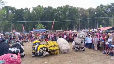 selalu joget dikala senang, sedih, marah, dan sial