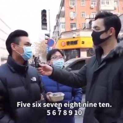 笑嘻了