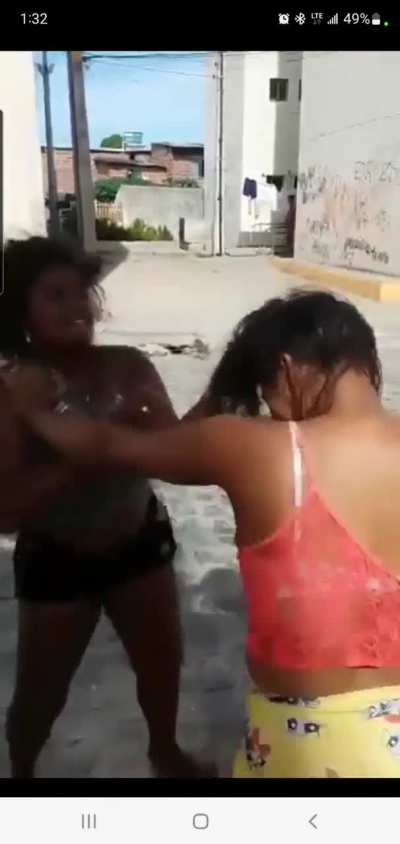 Thick Thighs and barefoot Catfight 