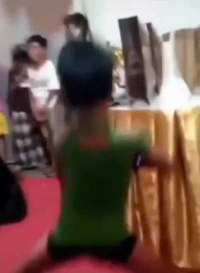 Dancer pesta sunatan ponakan
