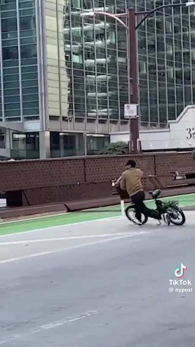 Biker escapes fucking Chicago Border Police after saying 