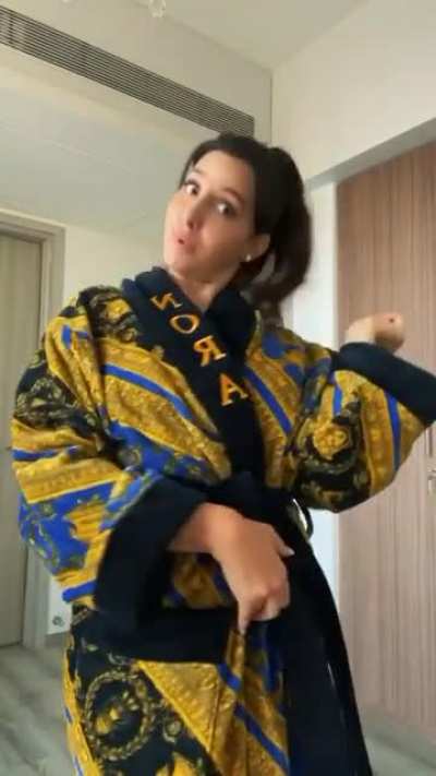 Nora Fatehi's Buss it challenge!