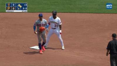 [Highlight] [Highlight] Andrew McCutchen with an INSANE tag dodge to reach 2nd base