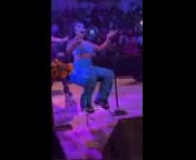 KMICHELLE FLASHES CROWD 😱💀 LIVE CONCERT 😂😬 #shorts