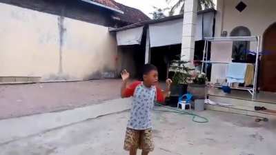 Mom: Don't get involved in school fights! | The school fights: