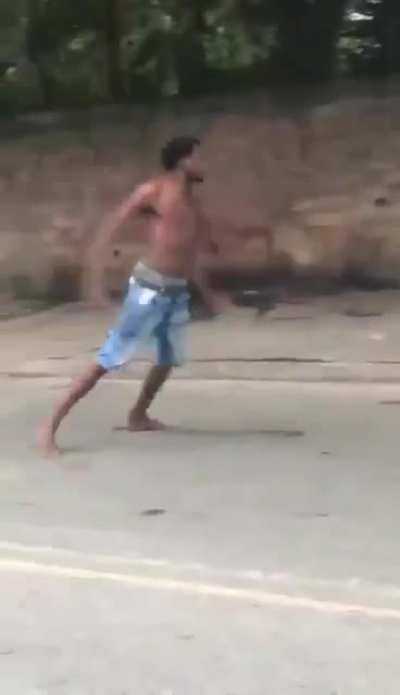 Apanho pro poste '-'
