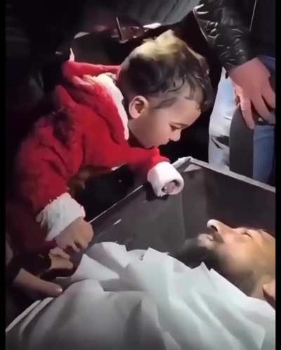 This video has killed me. An orphan with his martyred father in Lebanon. Allahu Akbar so many martyrs. Over 800+ martyrs in Lebanon alone.