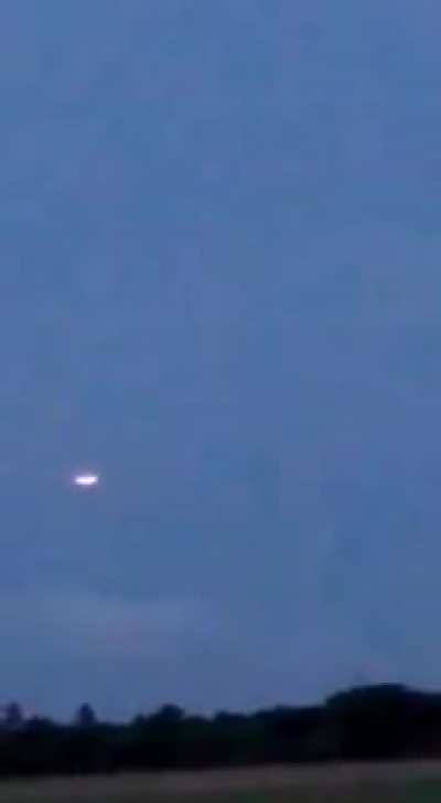UFO seen in Brazil, unknown location, but video seems quite real to me.
