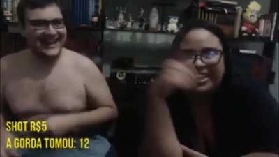 Pode gordão apanhando de cuié no gp?