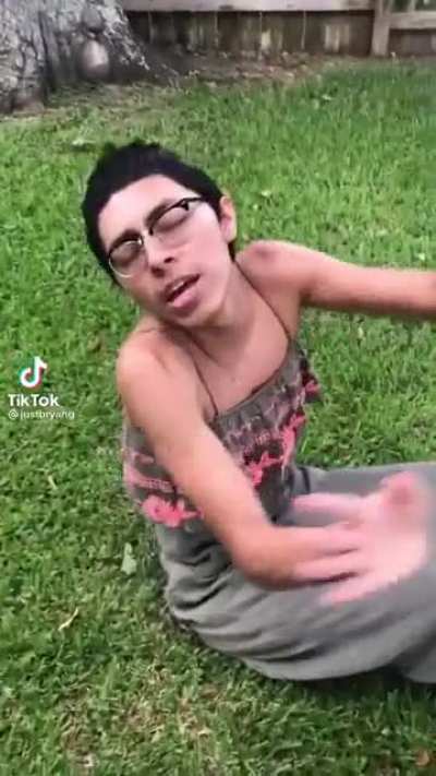 Don’t go on her lawn