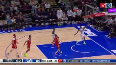 [Highlight] Naz Reid steal, spin, and then NAW lobs it off the glass to Ant for the slam!