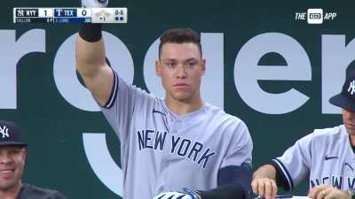 [Highlight] [Highlight] Marwin Gonzalez robs Corey Seager with a great diving catch.