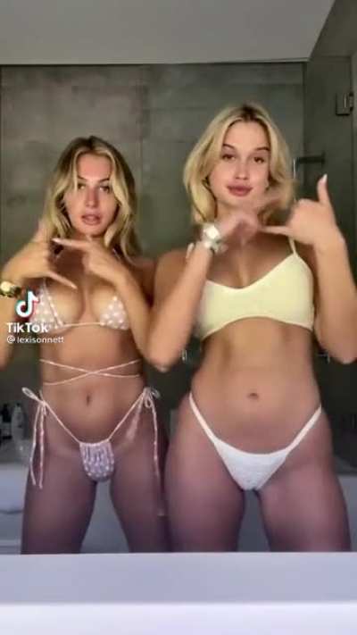 2 blondes