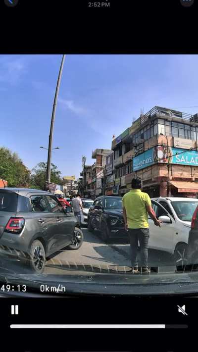 6 cars involved including an urus