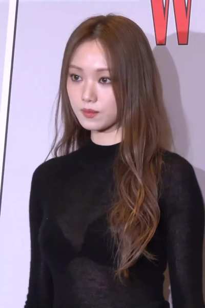 Lee Sung-kyung 