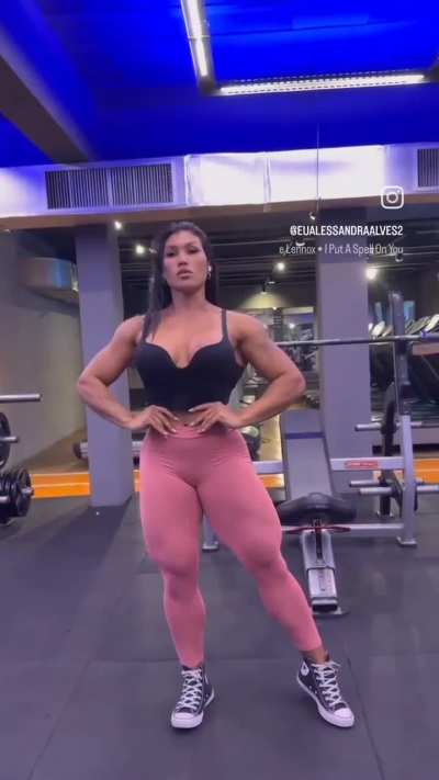 Alessandra is GymThicc 