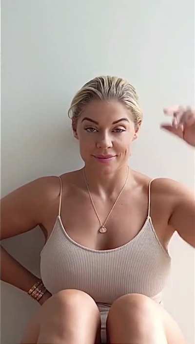 Missmiafit (5’7) Beautiful Mia.
