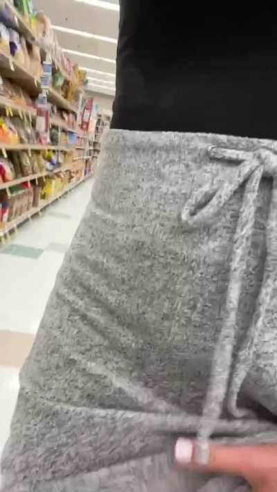 It’s the season of flashing😉 [GIF]