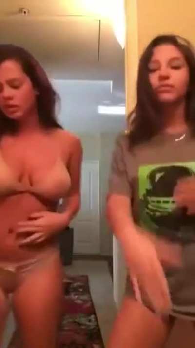 naked girls dancing