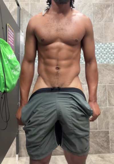 Hit the gym before Thanksgiving dinner. Who’s ready for some stuffing?