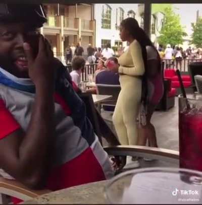 These idiots ran out on their bill but forgot their keys at the table. Atleast others had a good laugh!