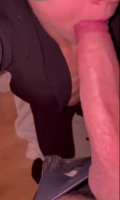 Sucking big pole