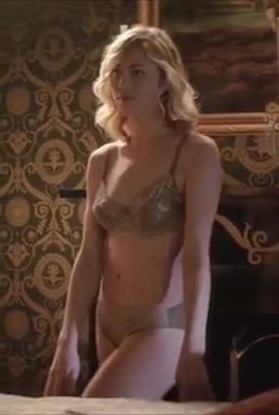 Yvonne Strahovski