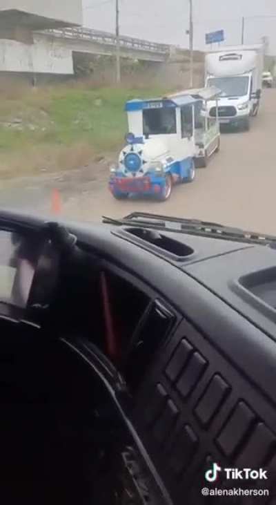 Russians are stealing a kids' train from Kherson lmao