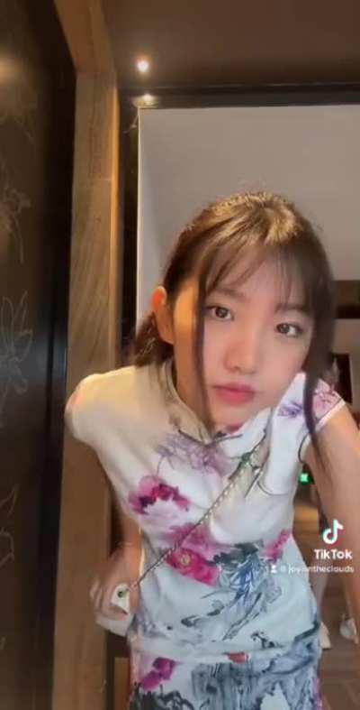 Can't stop looking at these girls in cheongsams