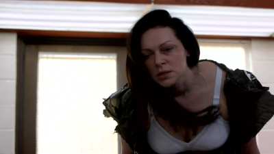 Taylor Schilling  Laura Prepon - Orange Is The New Black S03E02 (2015)