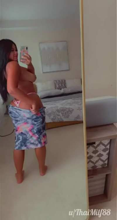 Do I look better with my clothes off? (F34)