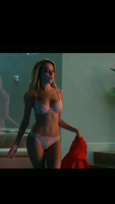 Ester Exposito 