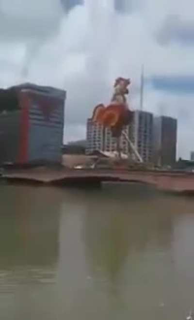 A celebração mais profana do ano: O galo da madrugada!