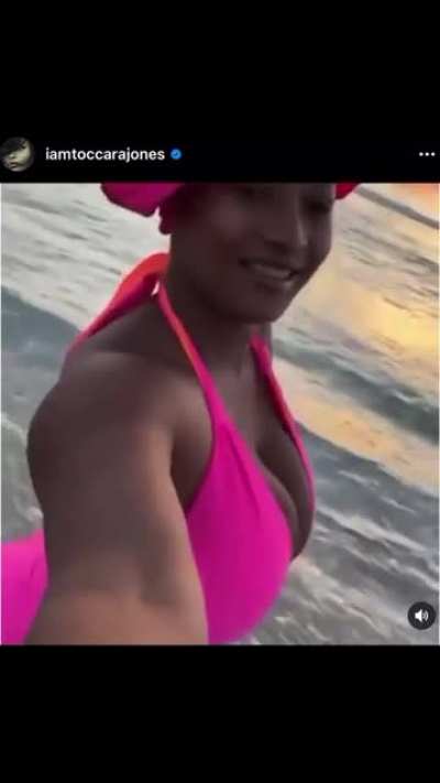 Toccara Jones @iamtoccarajones