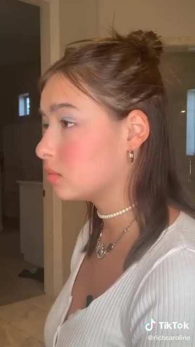 Really funny chick from Tik tok