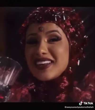 happy new year queens! 🎉