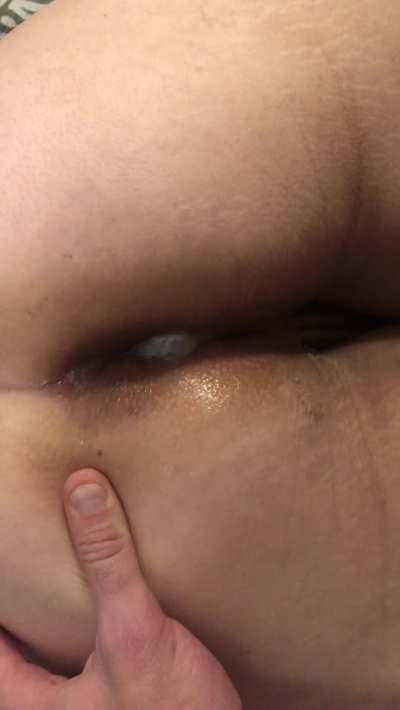 Mommy loves it in the ass doggystyle!