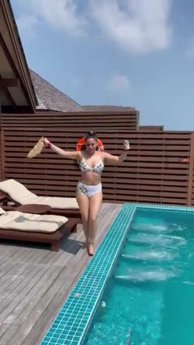 Shraddha Thick Arya
