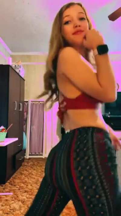 Cutie w a booty 🍑