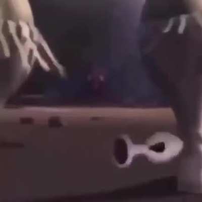 😳