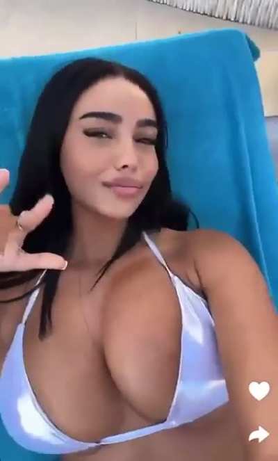 Bombasse
